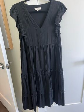 entro Black V-Neck Tiered Ruffle Midi Dress